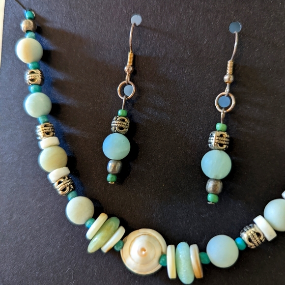 Handmade earrings and necklace set - Picture 1 of 2